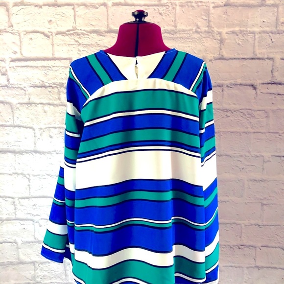 H&M 60s Inspired Tent Top with Bell-sleeves - Picture 8 of 8